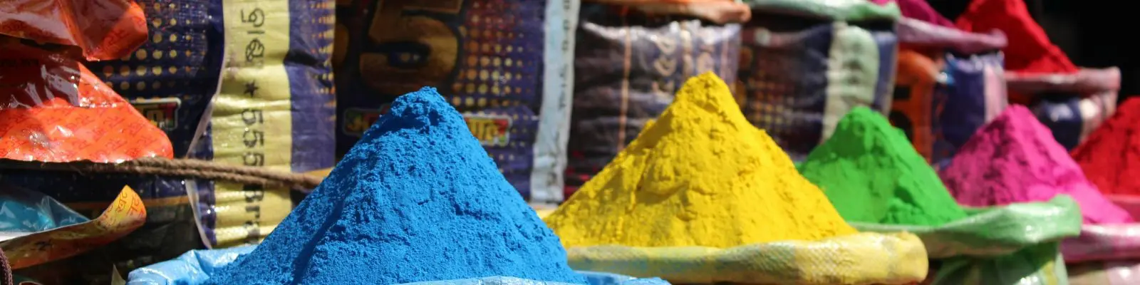 الأصباغ والملوّنات